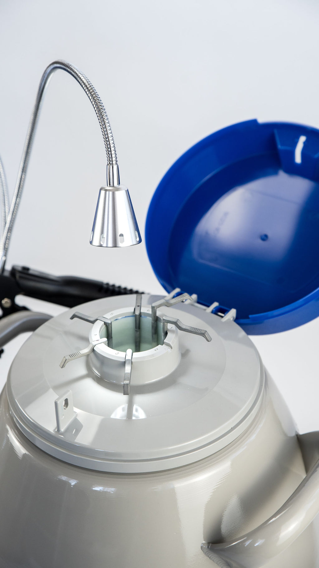 Breeder Starter Kit _ includes TW 20 tank, Tank Light and Measuring Stick _ OUR BEST VALUE